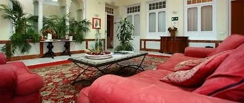 Hostal-casa Sol Y Luna Pensión